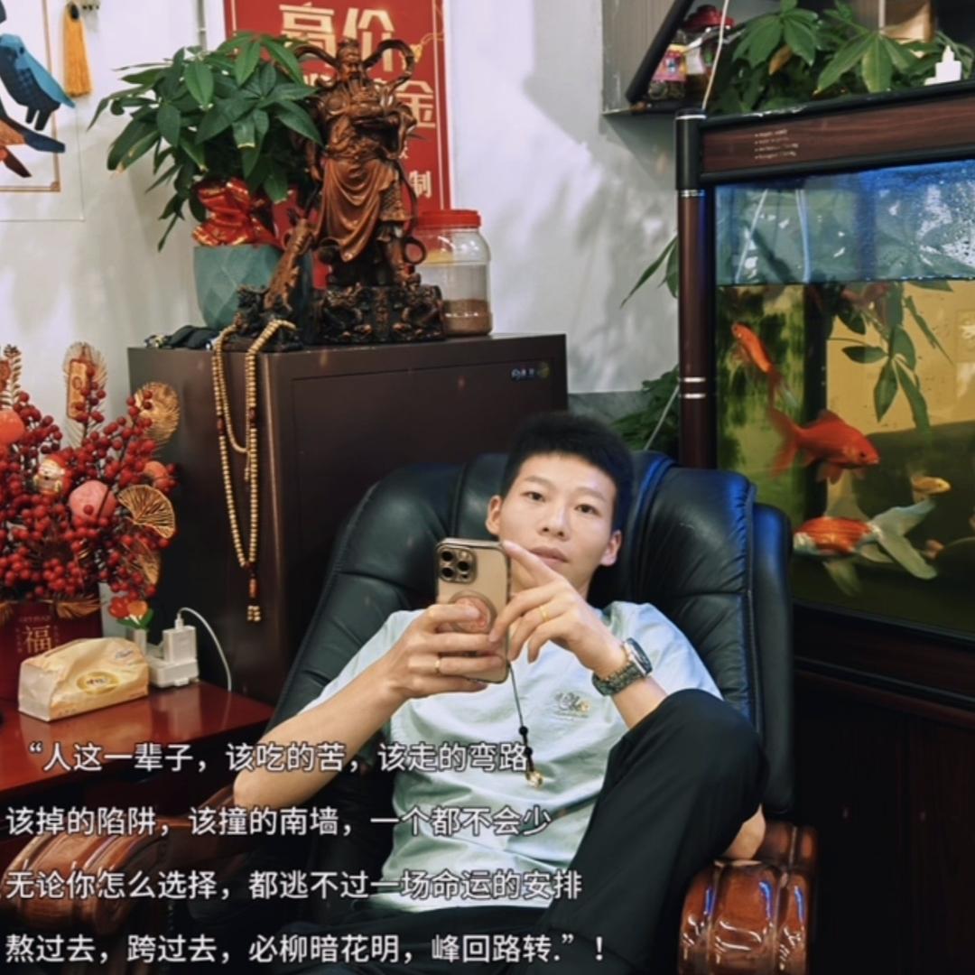 重庆德鑫贤汽车