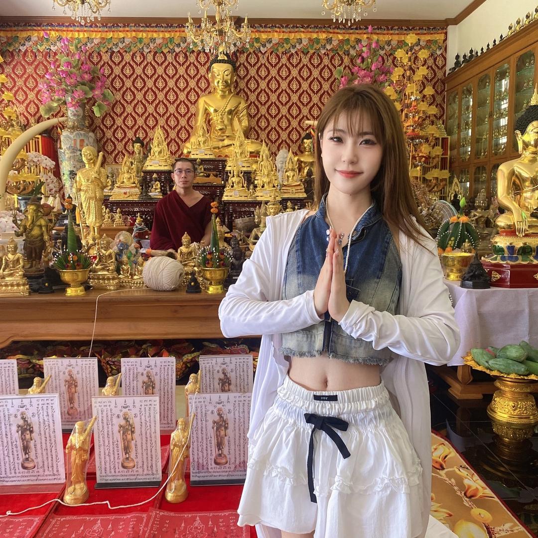 泰国跑庙的糖糖