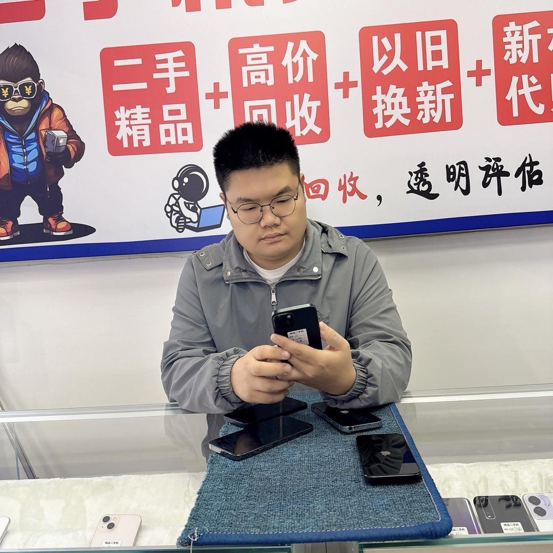 机小二数码(大坪市场店)