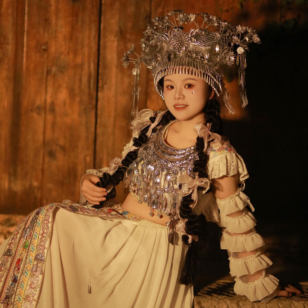 小芳爱山歌
