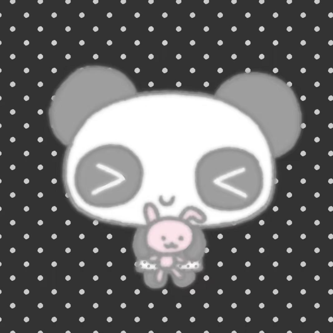 ：一顆潮濕的荔枝樹。