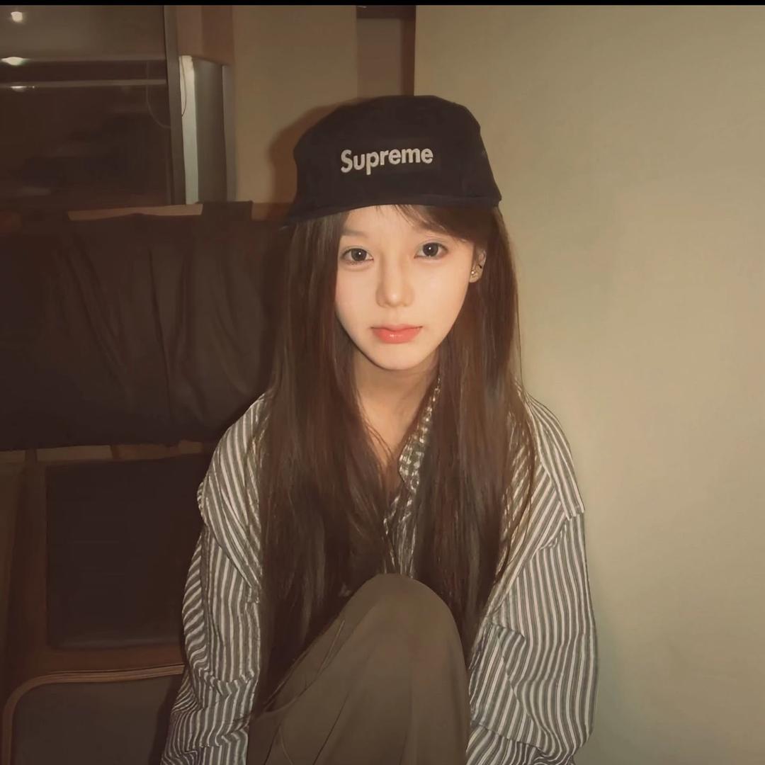 yi0