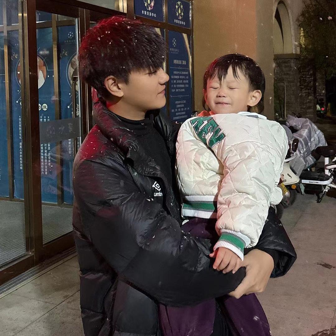 婷妹助理（她老公）