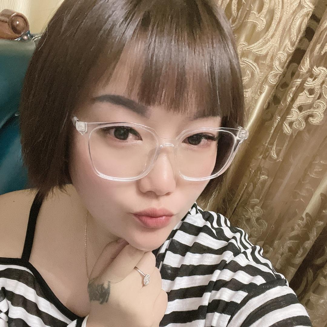 闭眼听风😇😇