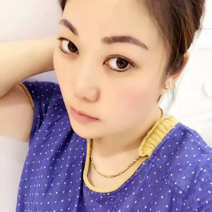 村里有个小芳