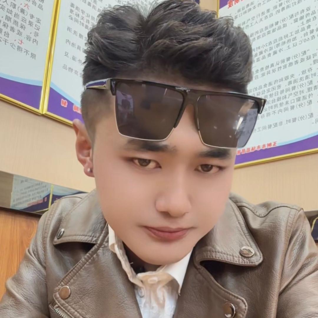 顿珠朗加。
