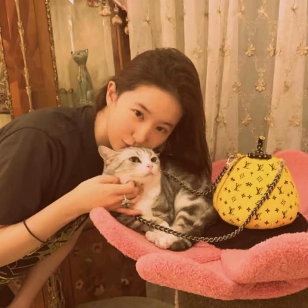 🏃🏻‍♀️‍➡️