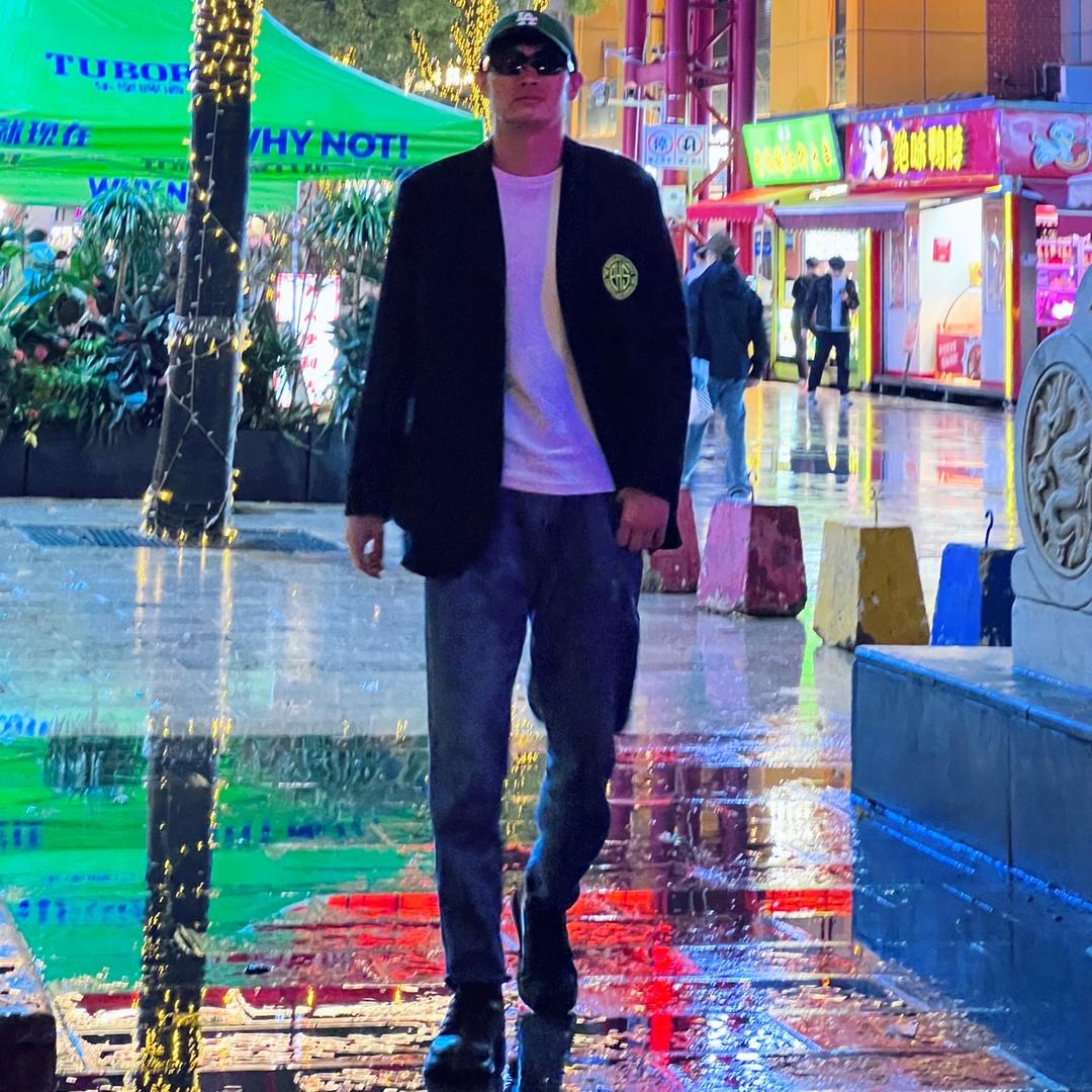 巴音环球旅行记