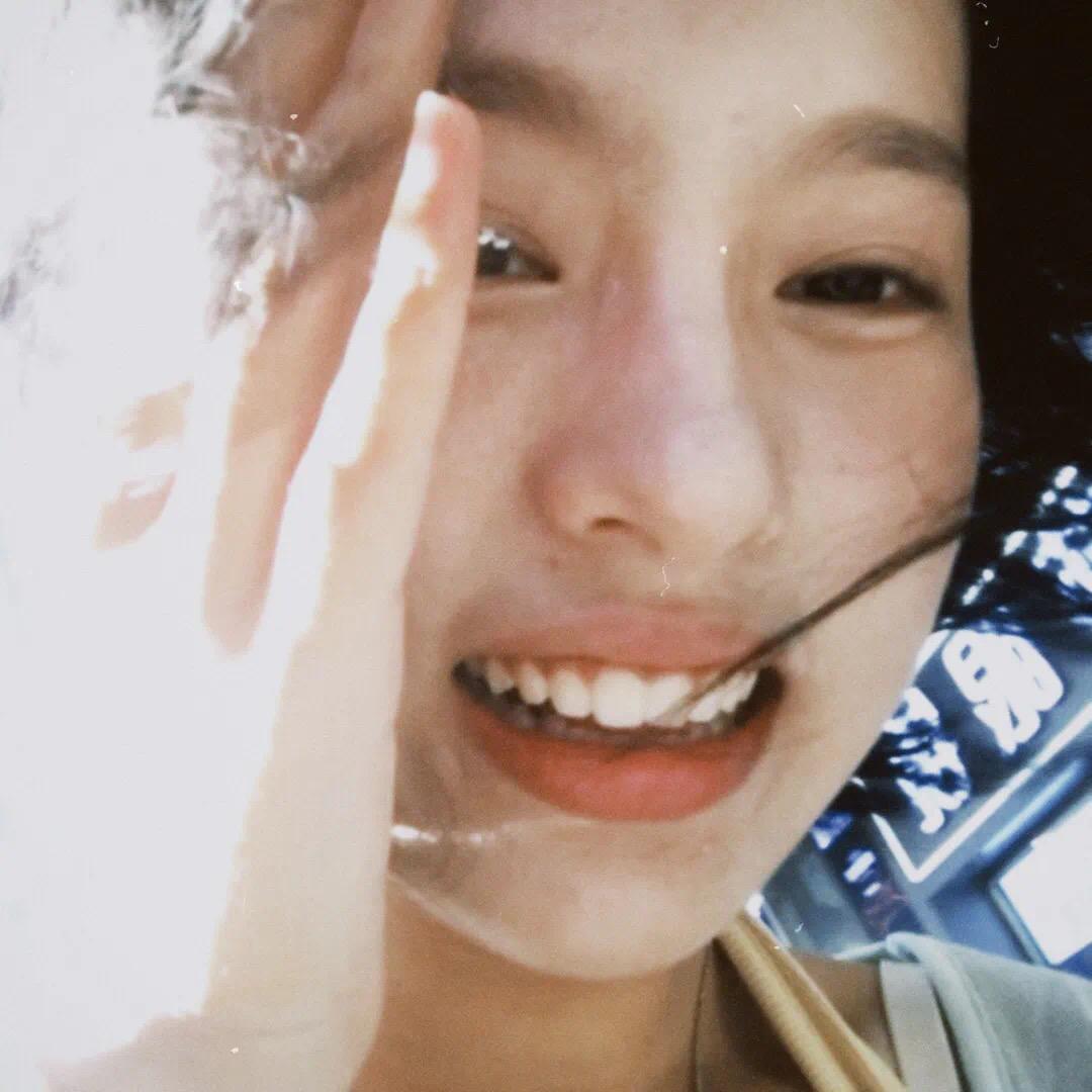 肆菲.