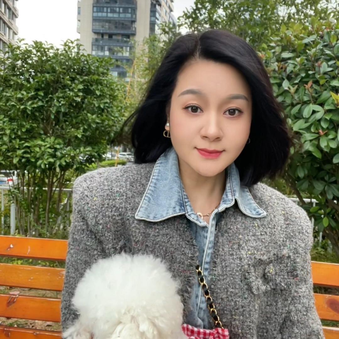 凌娜娜🐯⁵²⁰⁶（我被峰儿给揍了）