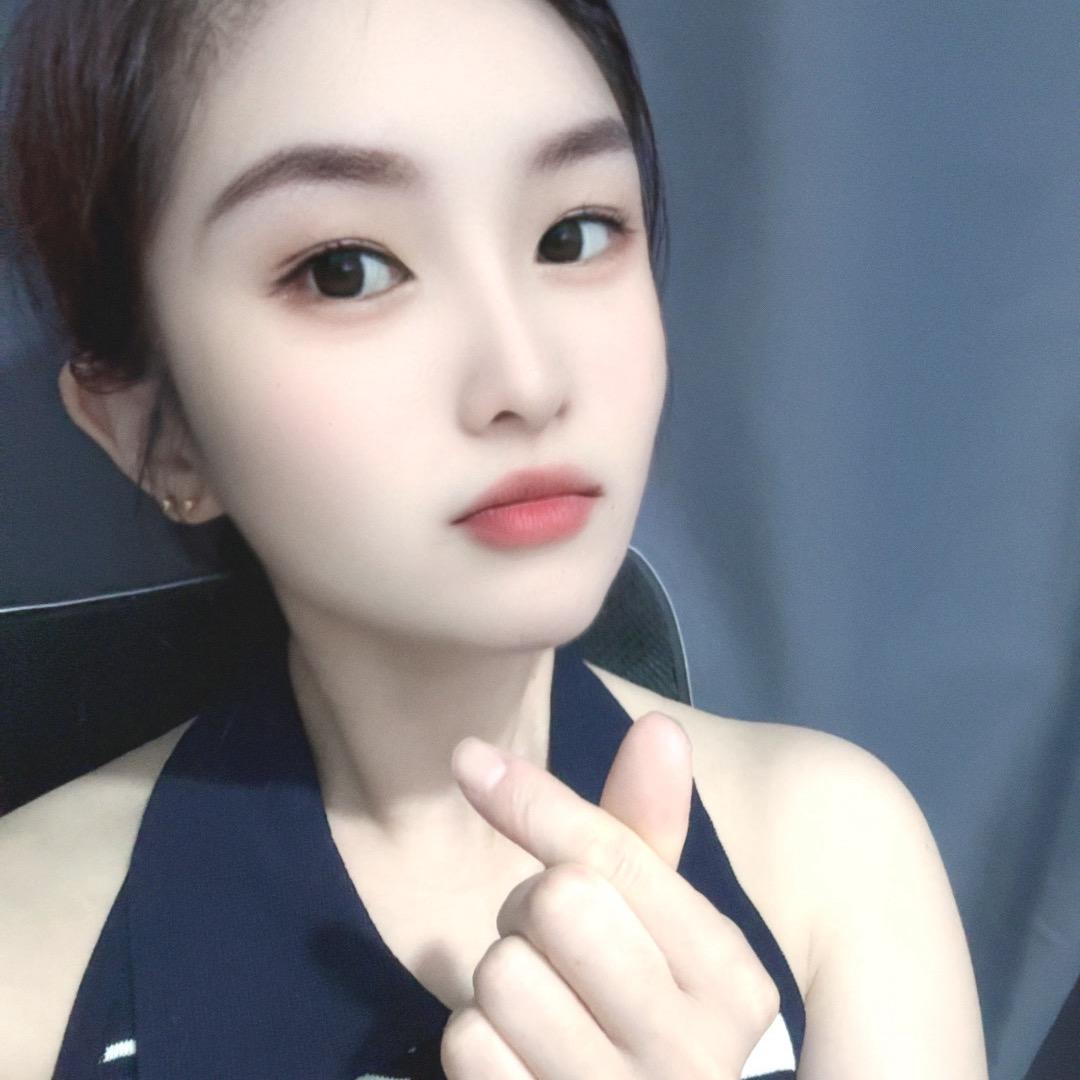 এ᭄小潘༊