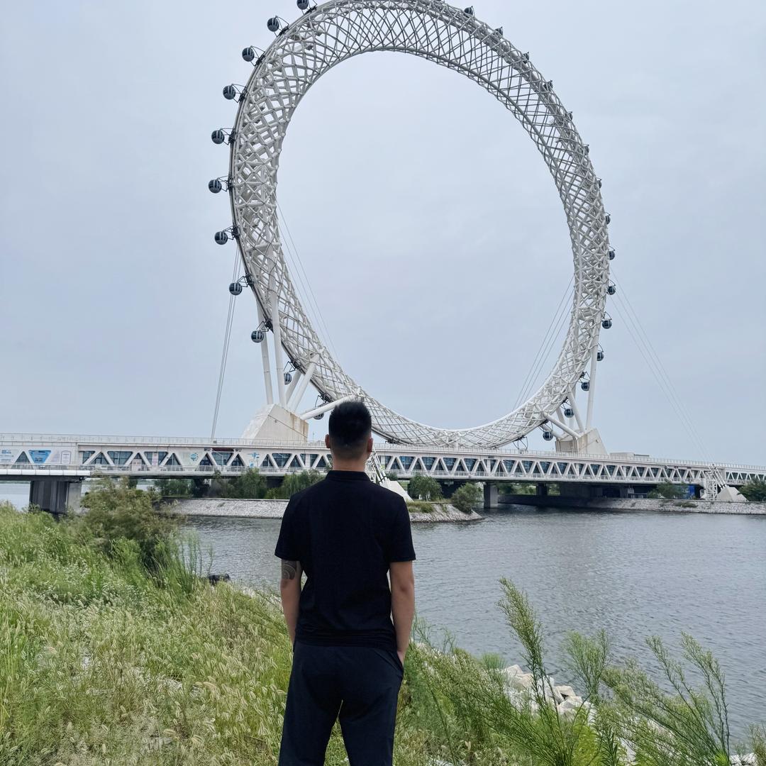 王先生.