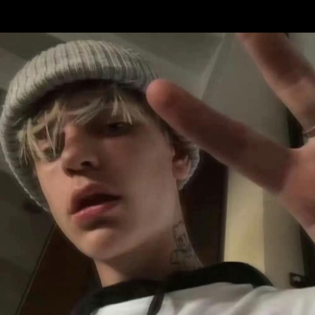 རྒྱ་࿐ 洛~🥀