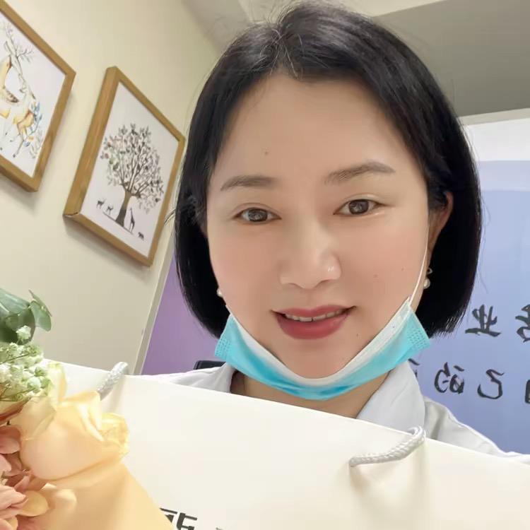 爱唱歌的女生