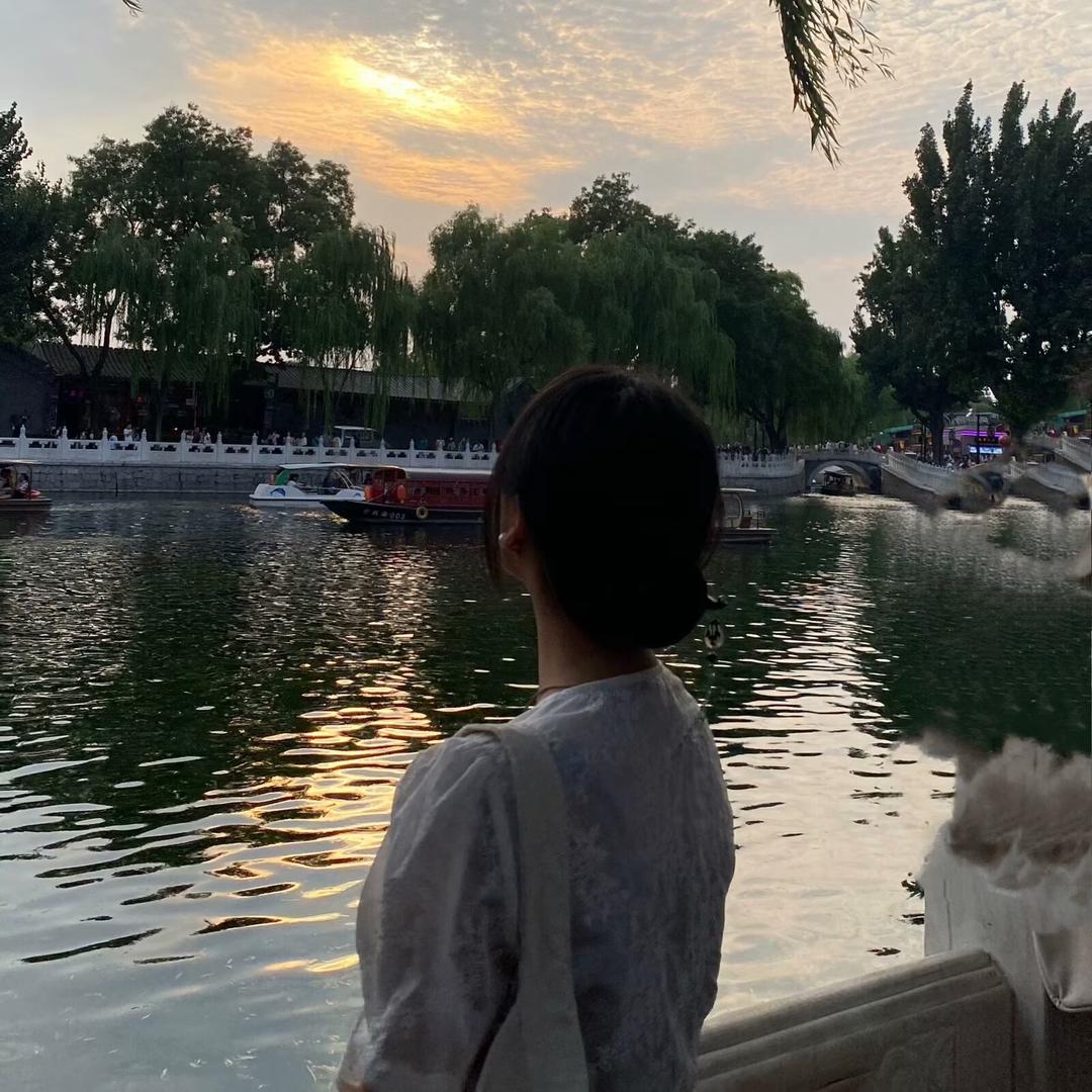 磁带女王萧尘头像