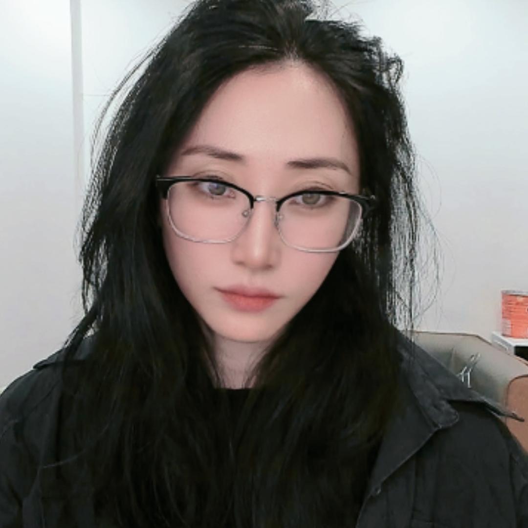 莉莉丝的小鲨鱼（爱玩游戏）