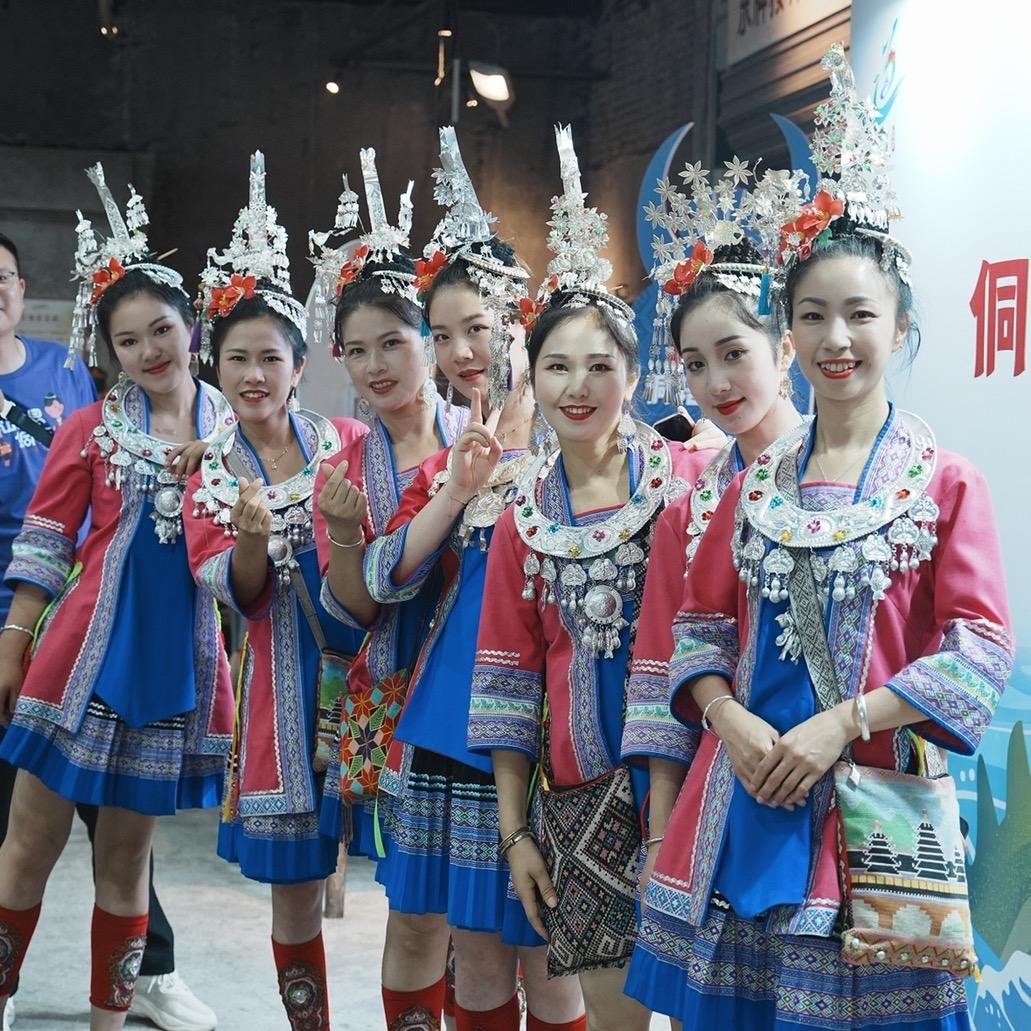 侗寨守村人(侗族)