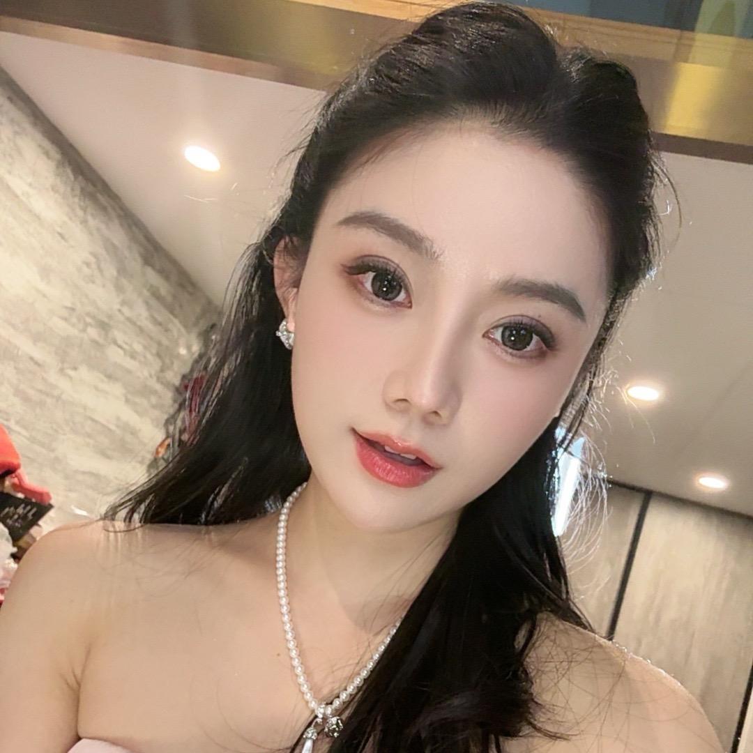 小虎牙奶呼呼