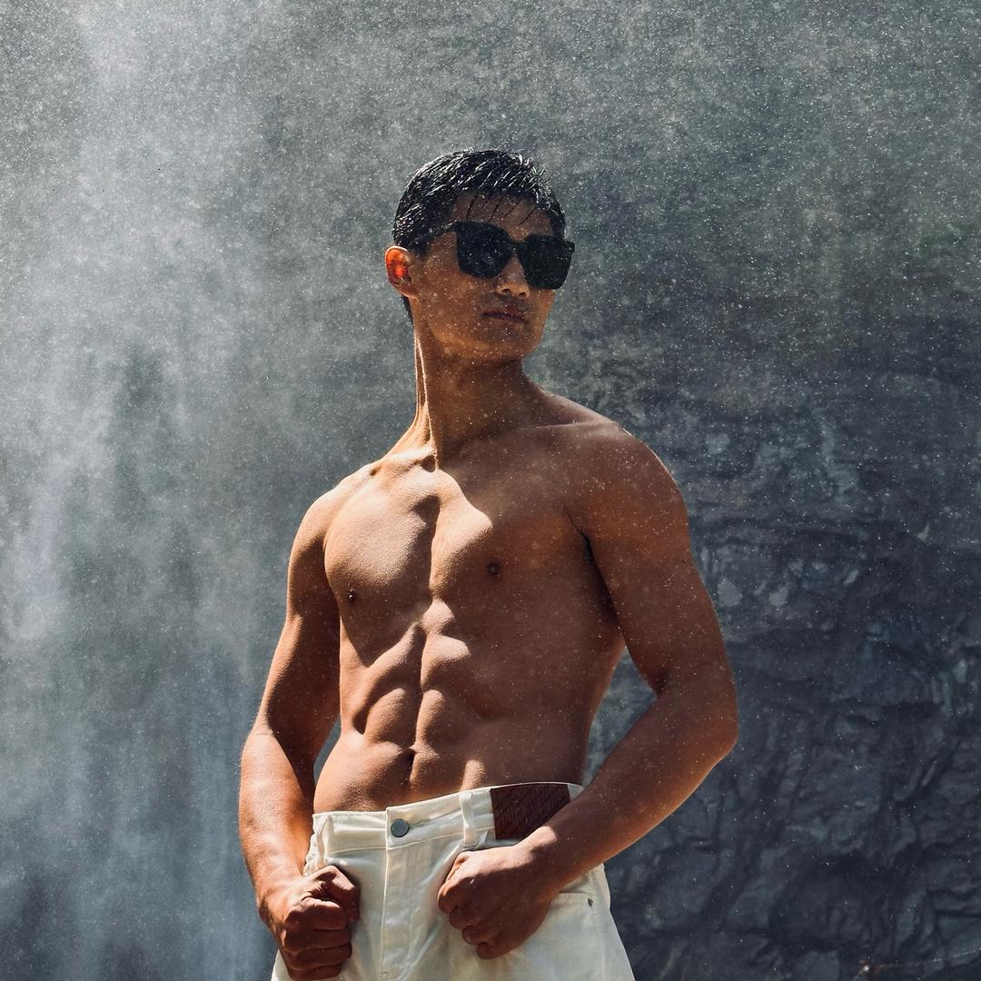 梁龍祎yi