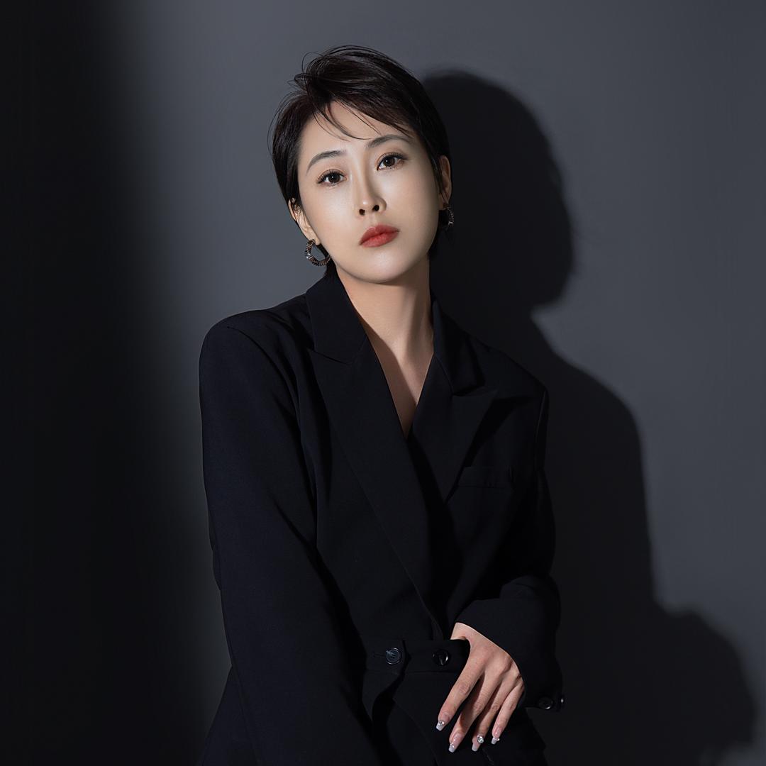 太原女发型师雅芝