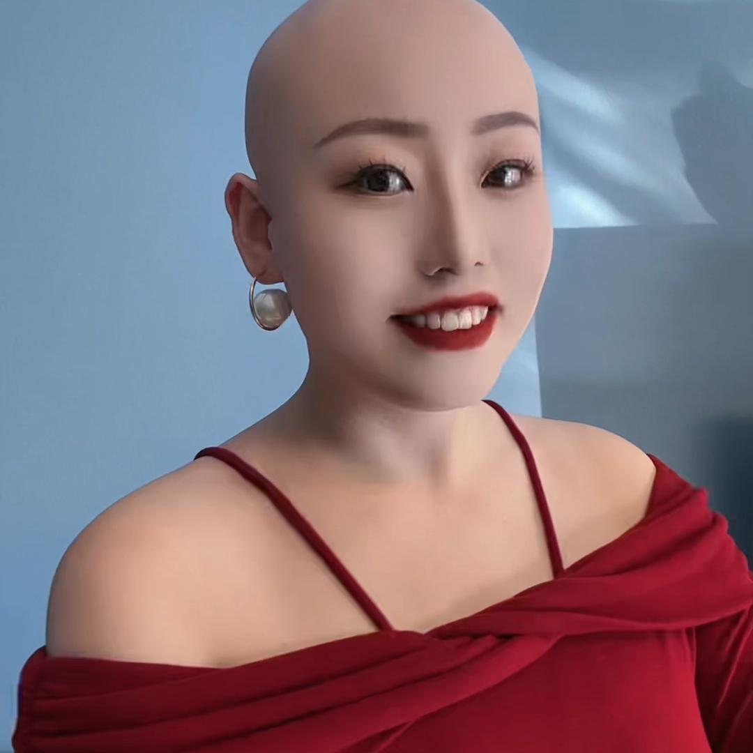 颜清欢是个小光头（假发版）