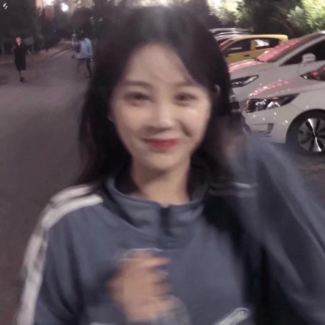 岳绮罗.