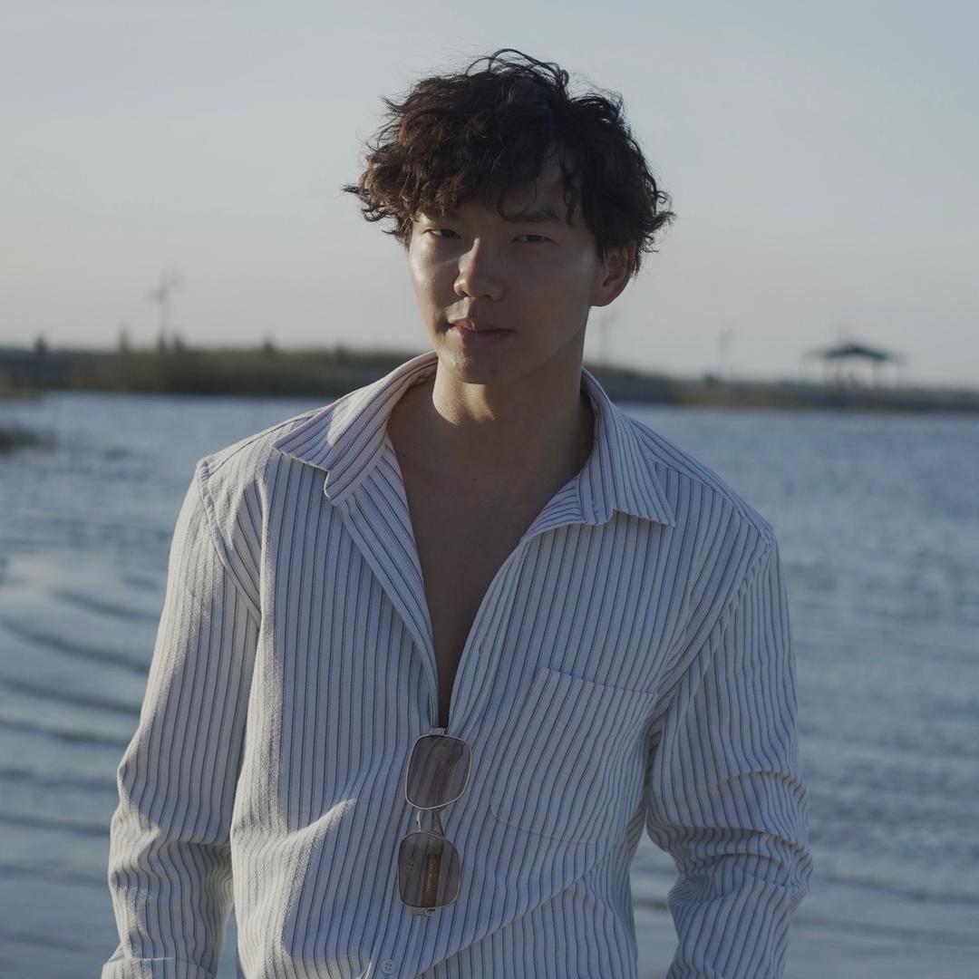 Zhiliang Chen