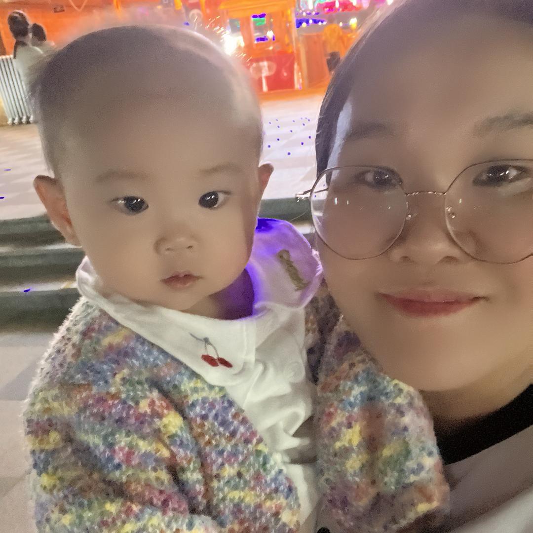 易逸逸