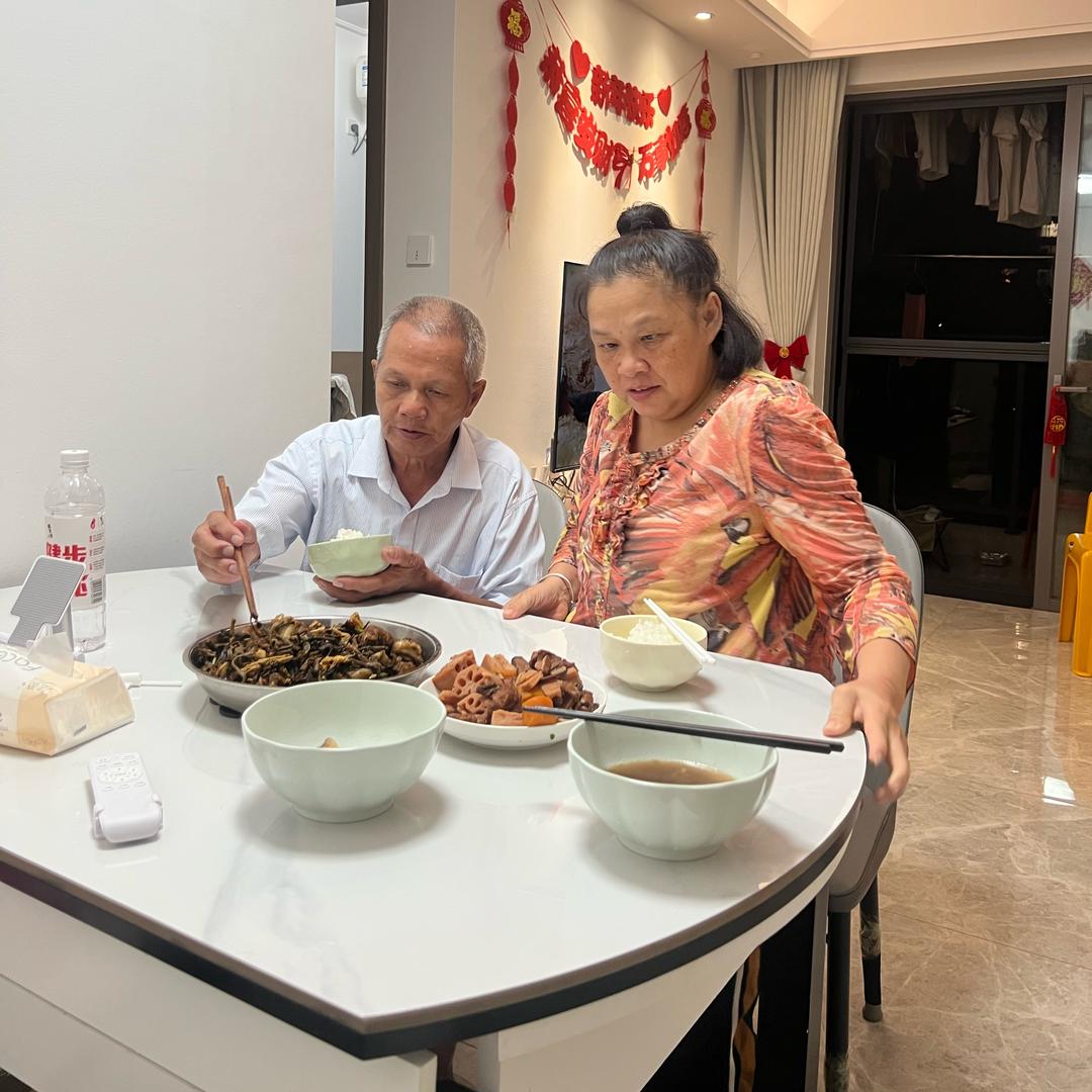 杨紫桐一家人