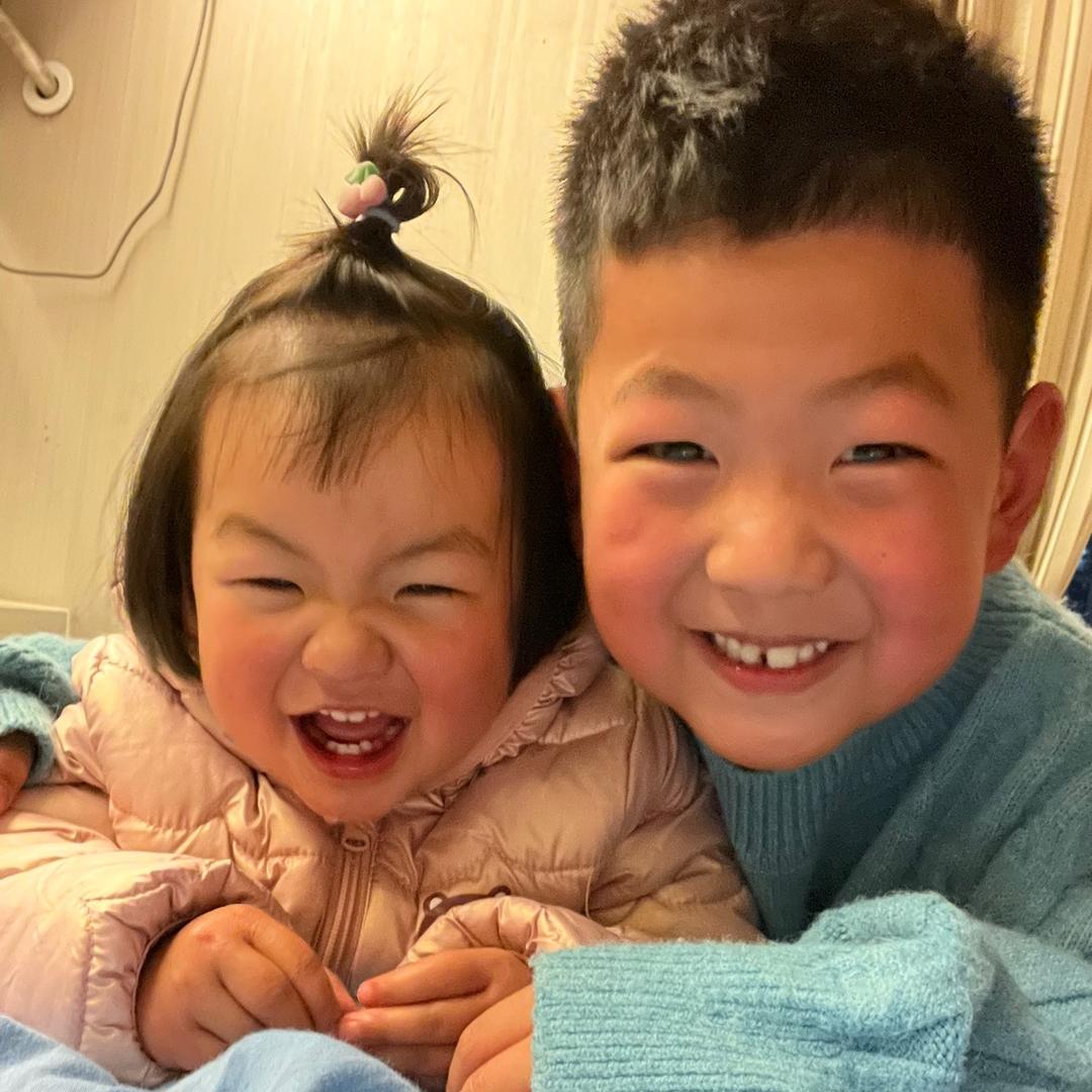 哥哥和妹妹🧍‍♂️🧍‍♀️