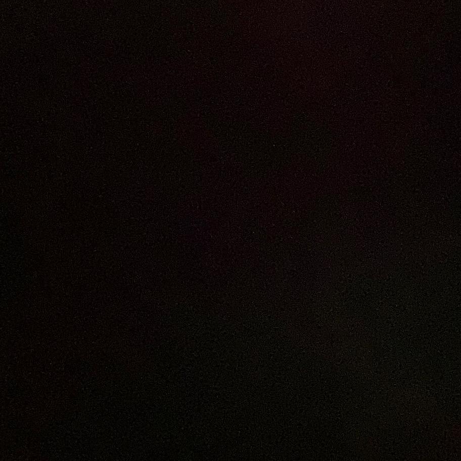 开朗。
