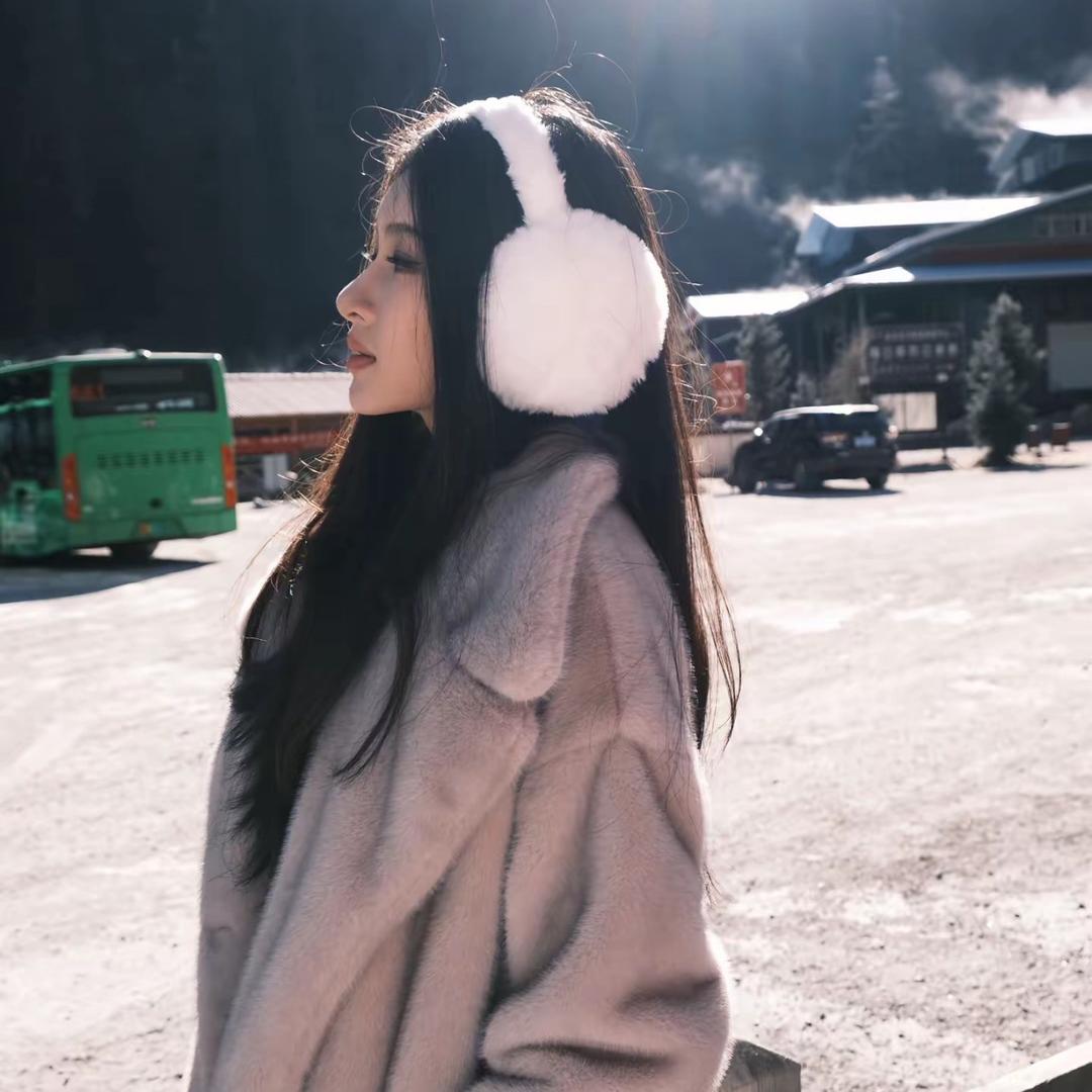 扣1听前男友跟黑人跑了