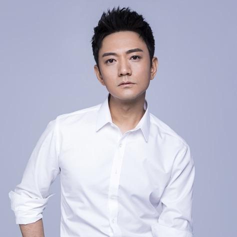 演员彭博