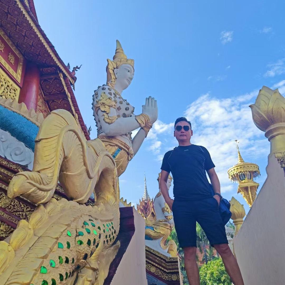 南和豪峰车世界三召时装布业