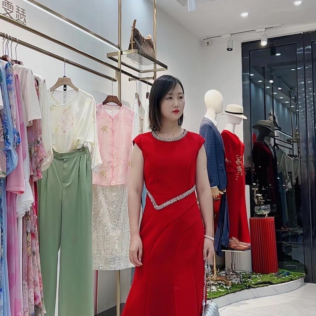 许昌市东城区雯瑟服饰店