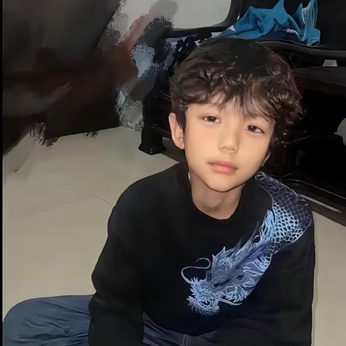 嗯…
