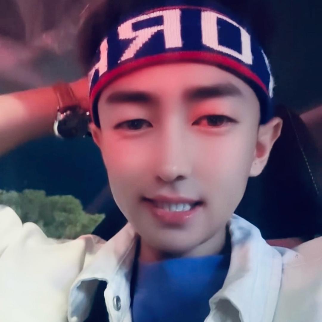 叼着ζ奶瓶逛青楼「安里