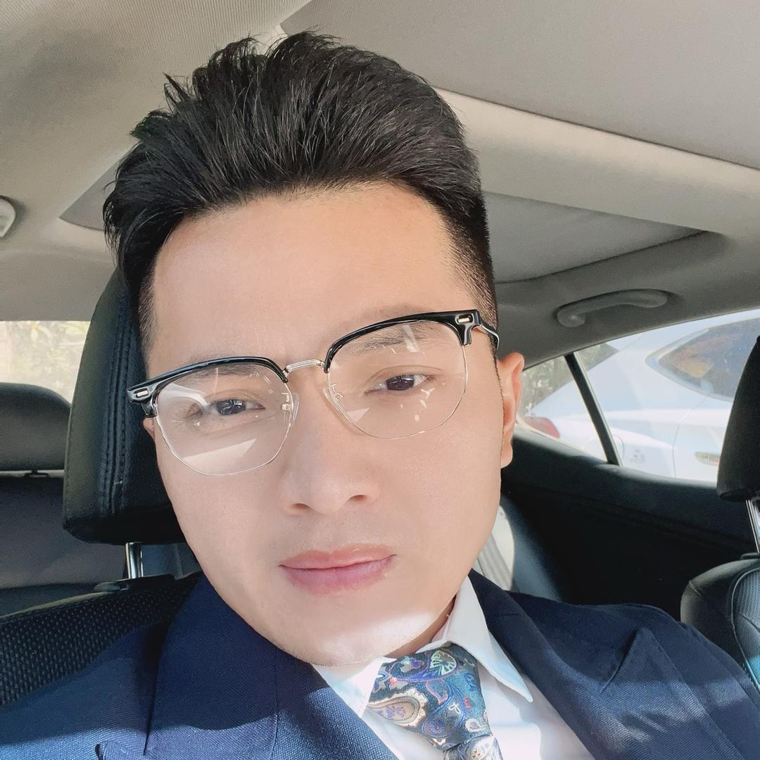 昆明贺底房地产经纪有限责任公司
