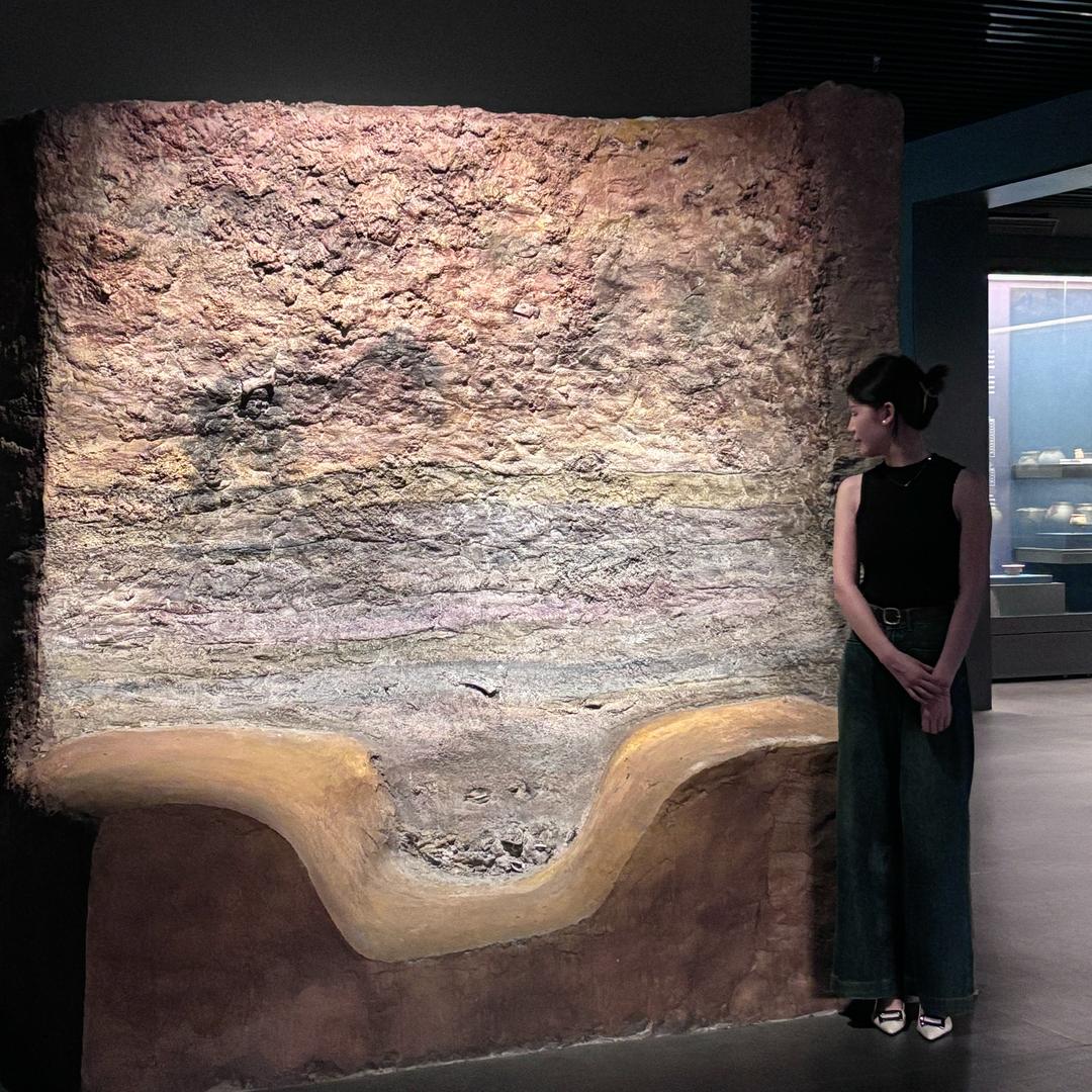 小彭是个美甲师