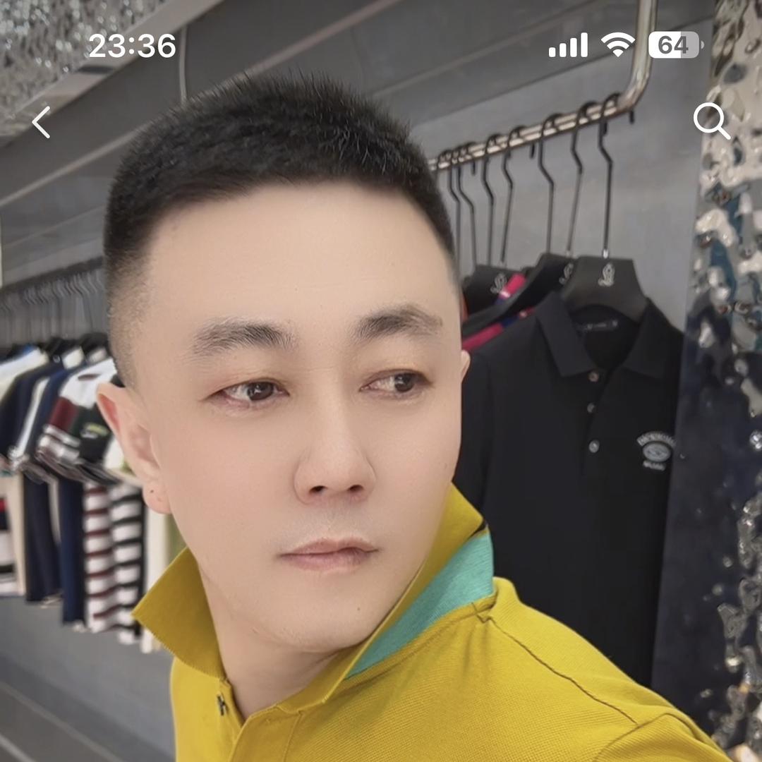 流行馆男装——溢恩服饰