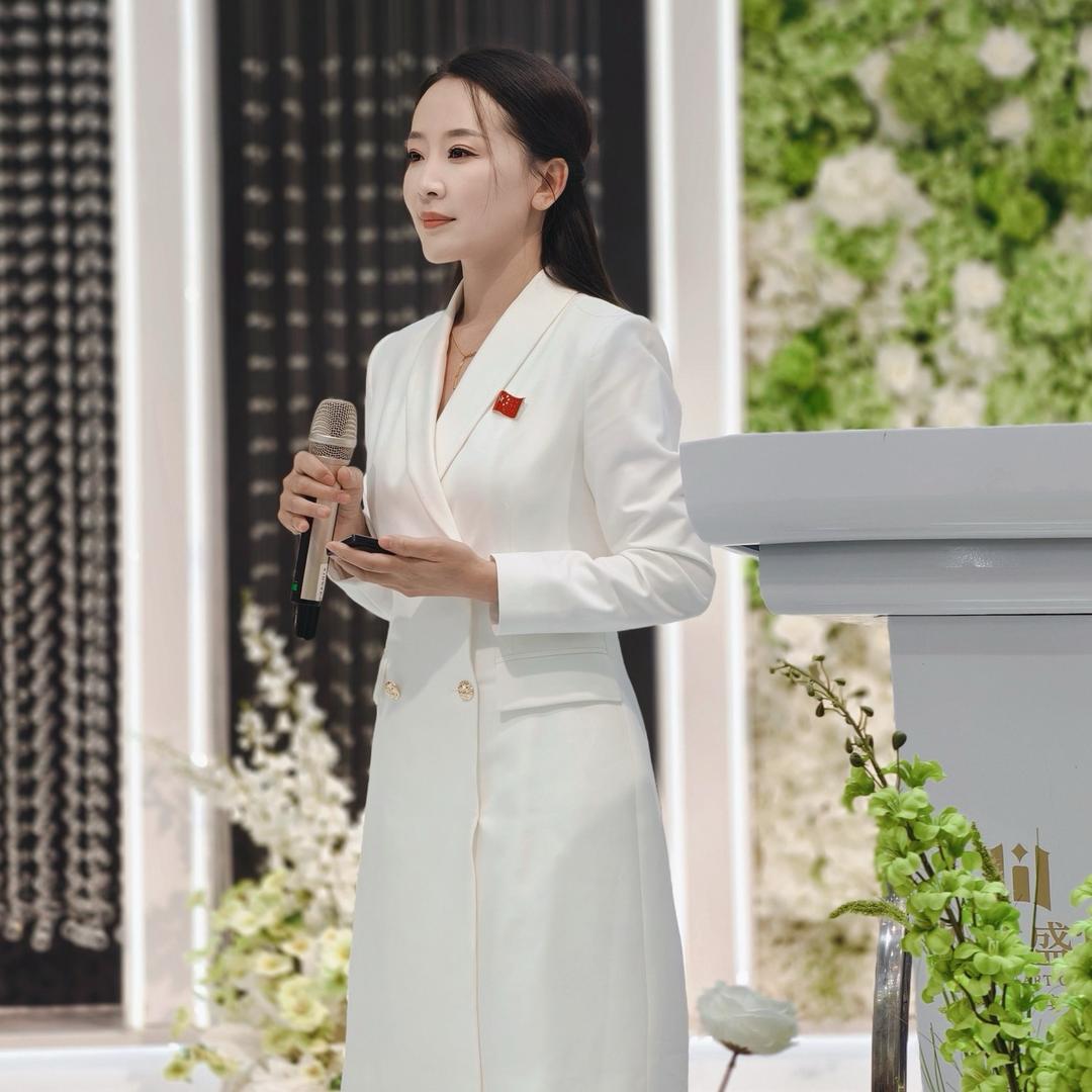 主持人❤️夏天
