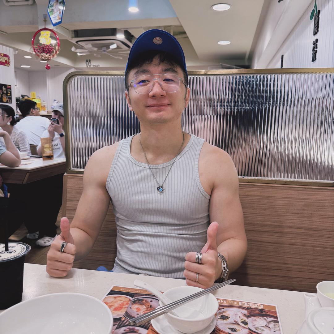 L LIVING来邻薛骏腾