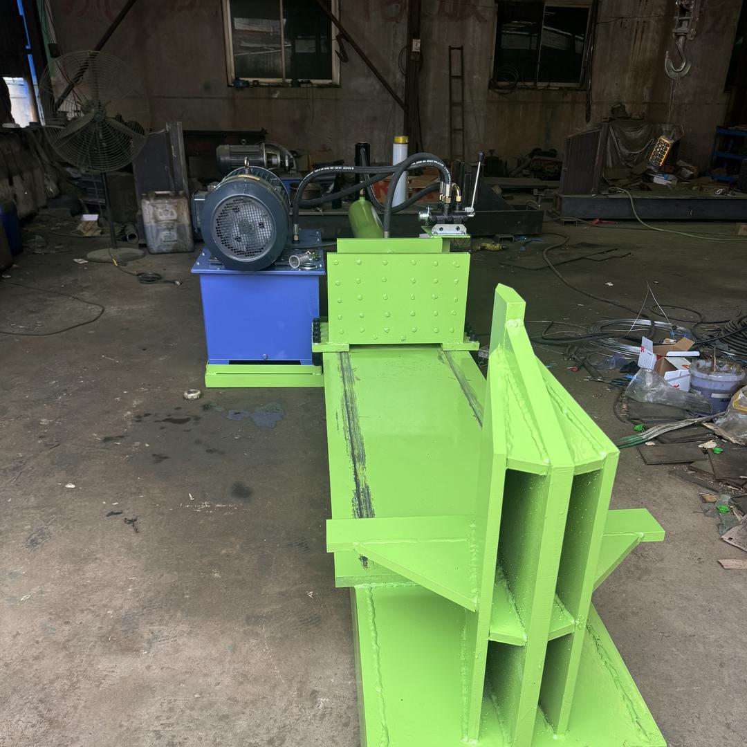 从昱大型液压劈柴机