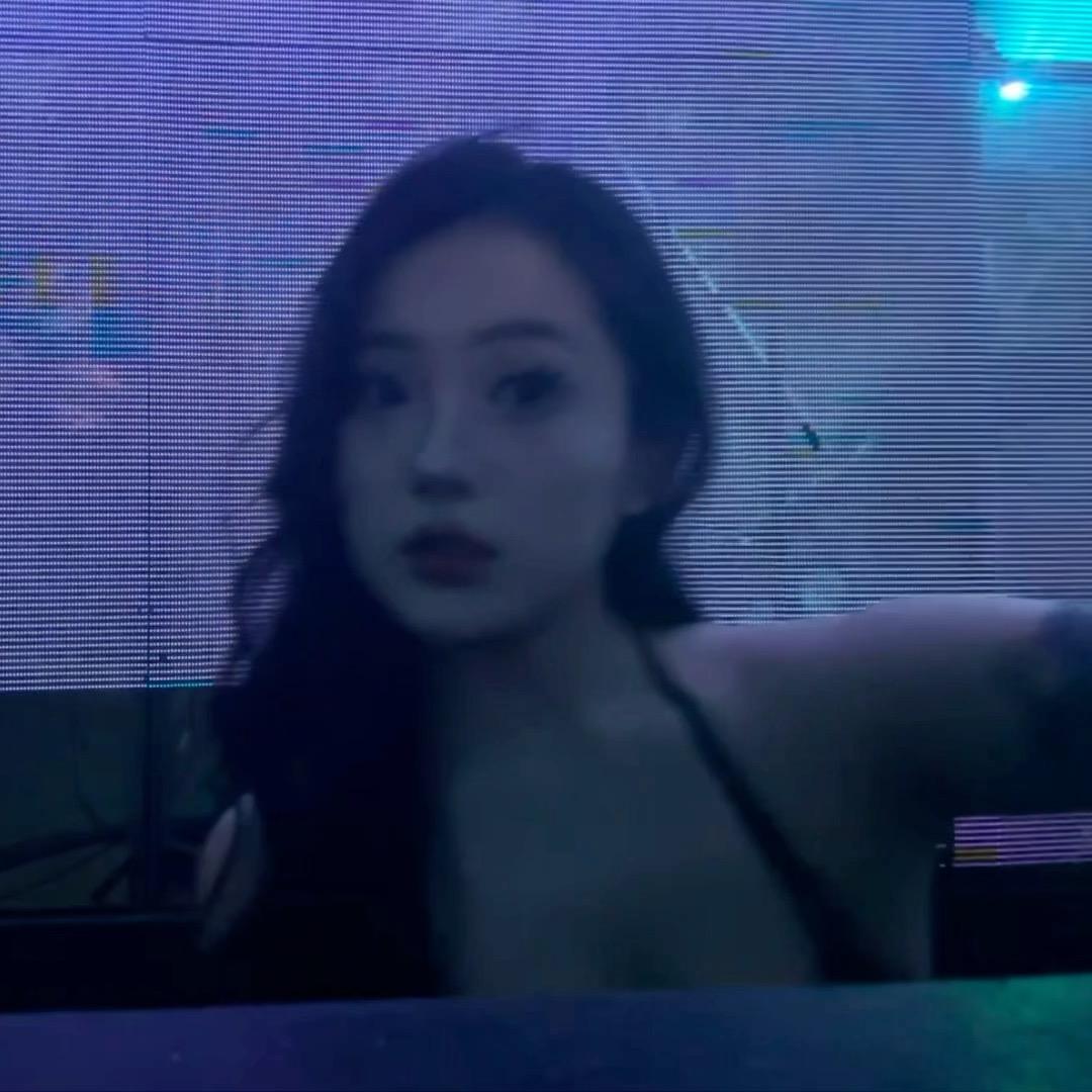 腿腿-