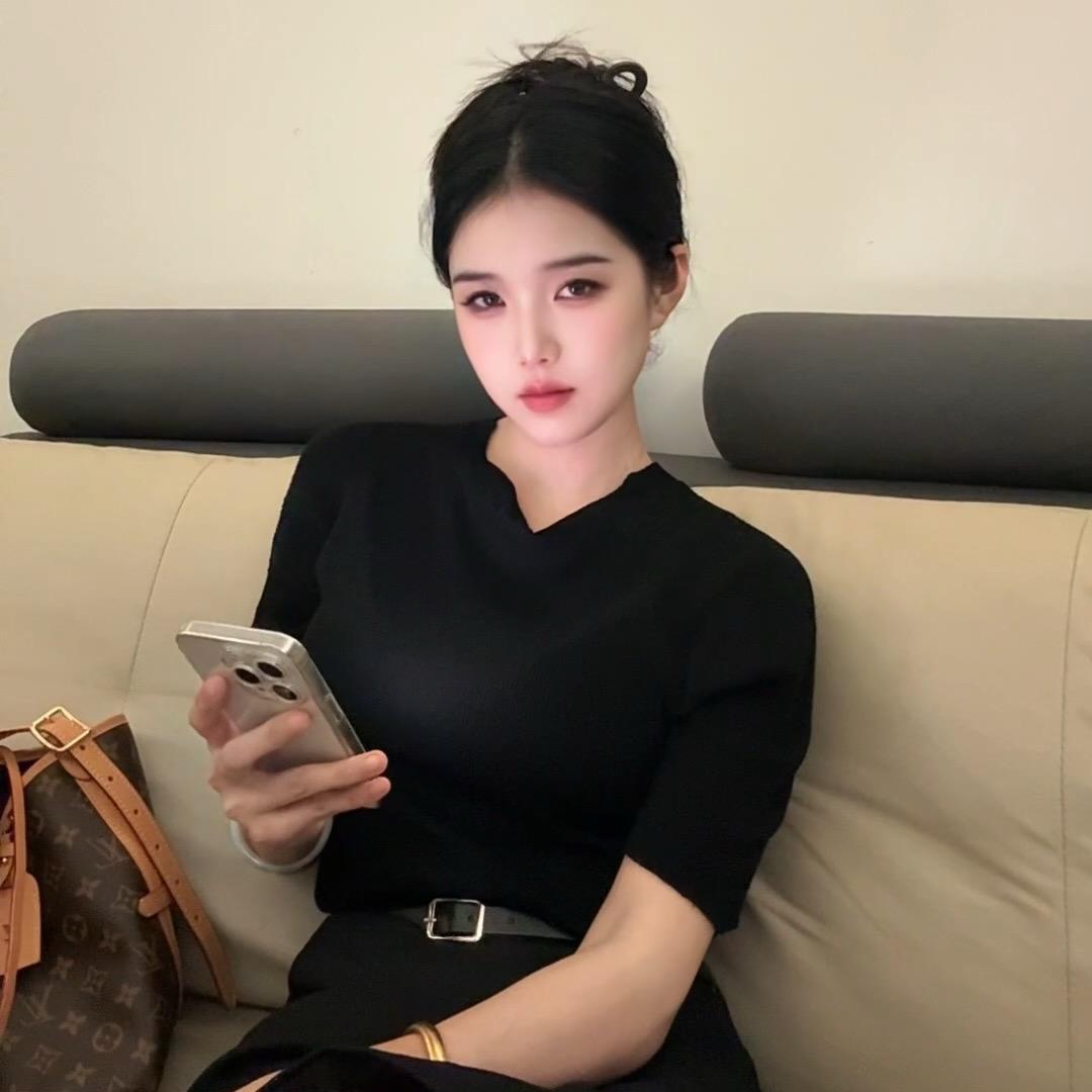唐。