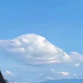 天边90朵云☁️