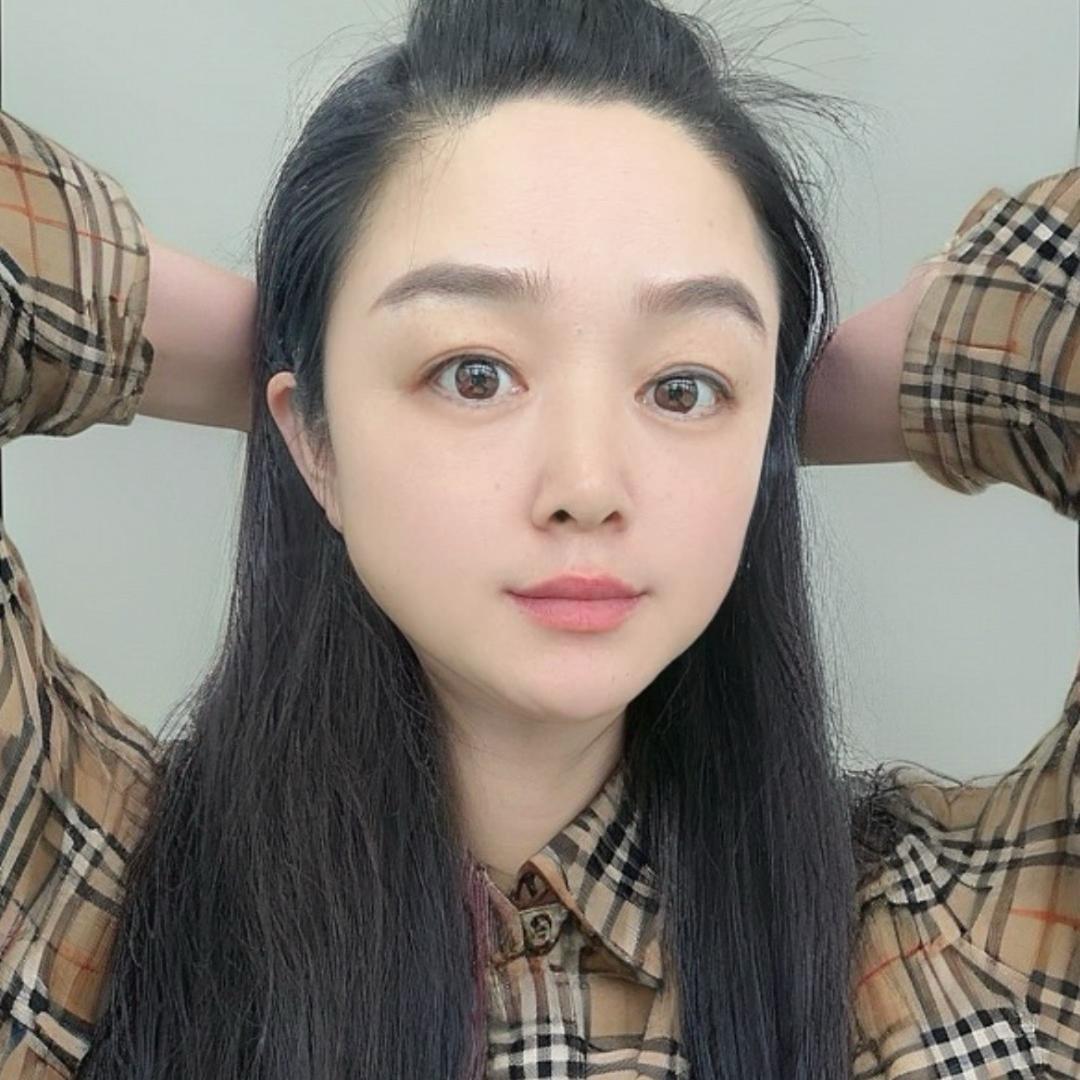 阳光伊人
