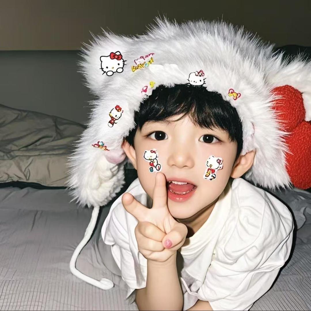 金卡是只小胖基.