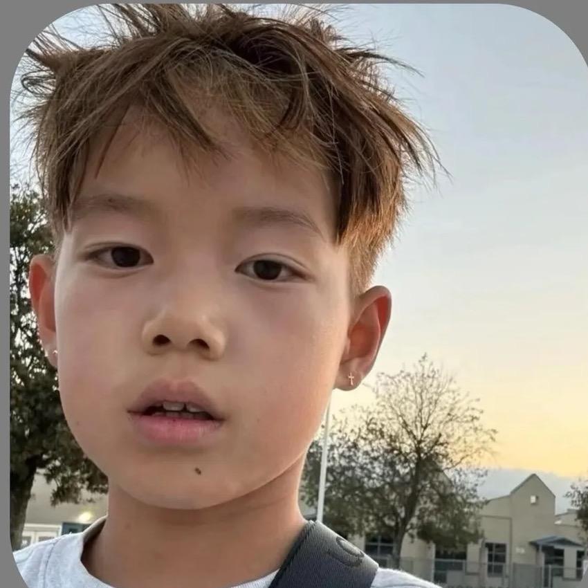 屋顶上了拾荒人！