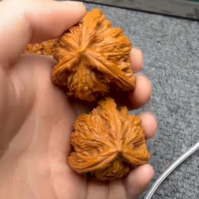 勇创精选文玩核桃